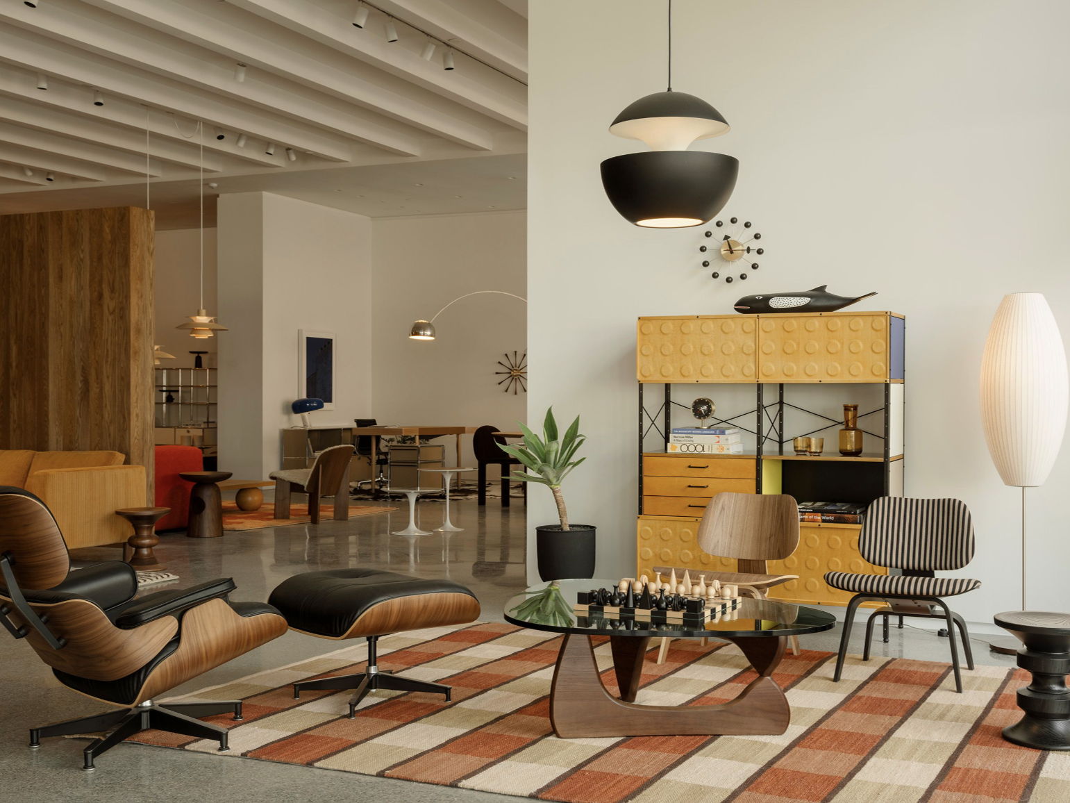 DESIGN WITHIN REACH OPENS NEW STORE IN PALM SPRINGS, CA 