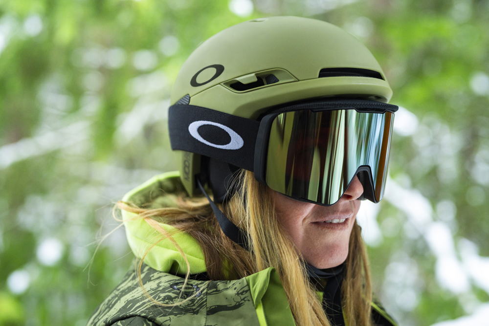 OAKLEY SNOW LINE MINER™ PRO CAMPAIGN IMAGE