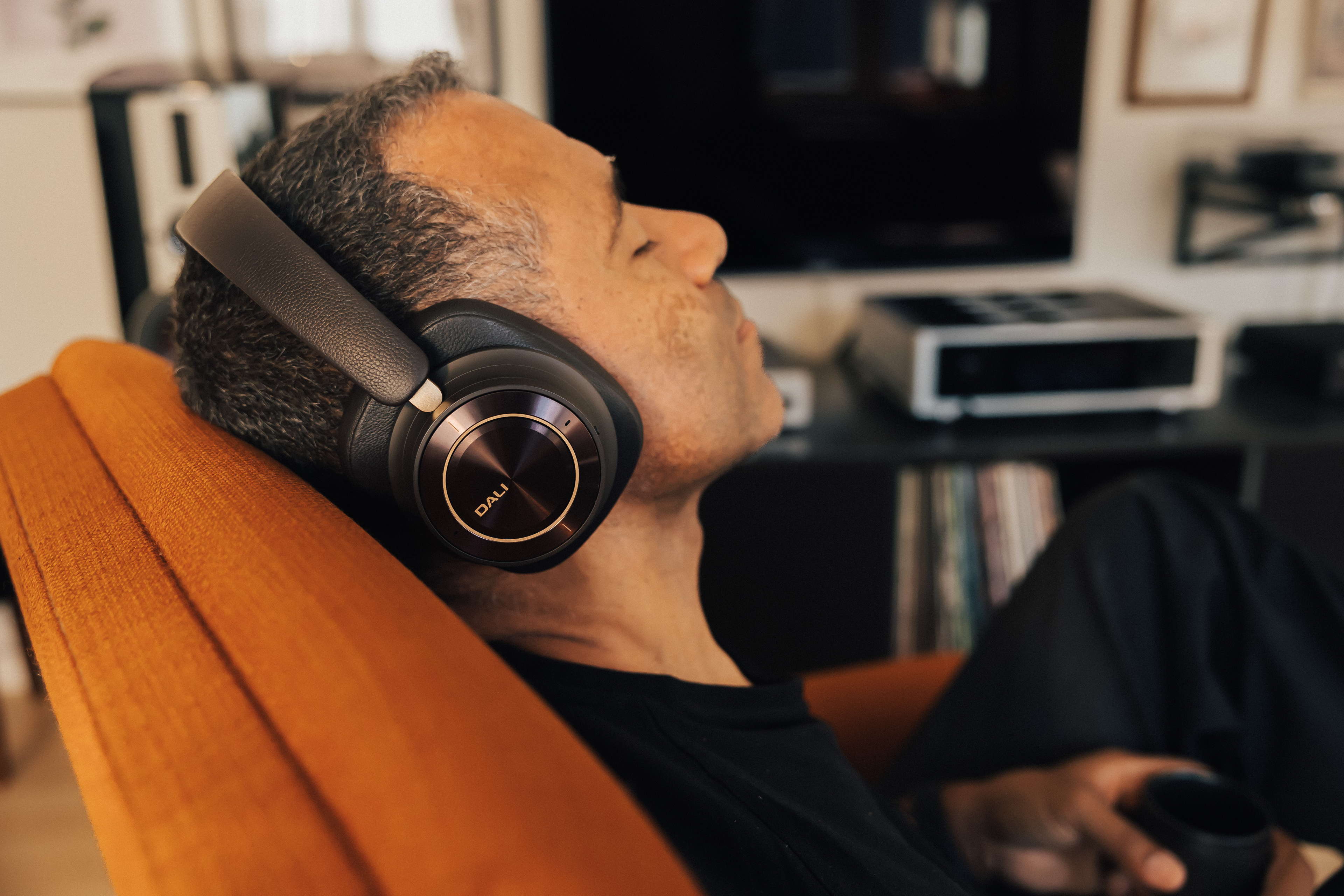 DALI announce the IO-12:  State-of-the-art Headphones delivering true Hi-Fi sound.
