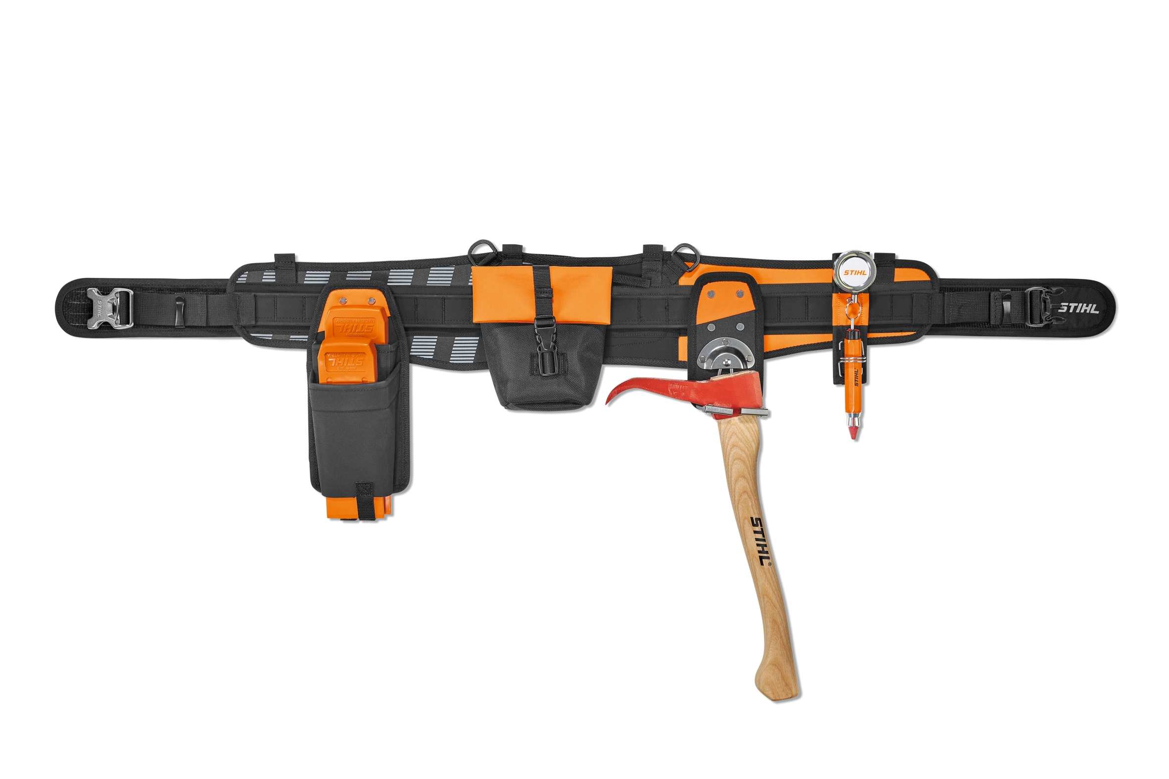 Het nieuwe modulaire gordelsysteem STIHL ADVANCE X-Flex biedt professionals een flexibele oplossing voor het opbergen van hun gereedschap bij werkzaamheden in het bos (foto). Het draagt ook bij tot een betere ergonomie bij het bedienen van machines in de tuin- en landschapsbouw Het nieuwe modulaire gordelsysteem STIHL ADVANCE X-Flex biedt professionals een flexibele oplossing voor het opbergen van hun gereedschap bij werkzaamheden in het bos (foto). Het draagt ook bij tot een betere ergonomie bij het bedienen van machines in de tuin- en landschapsbouw
