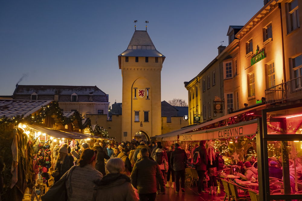 Kerststad Valkenburg avond