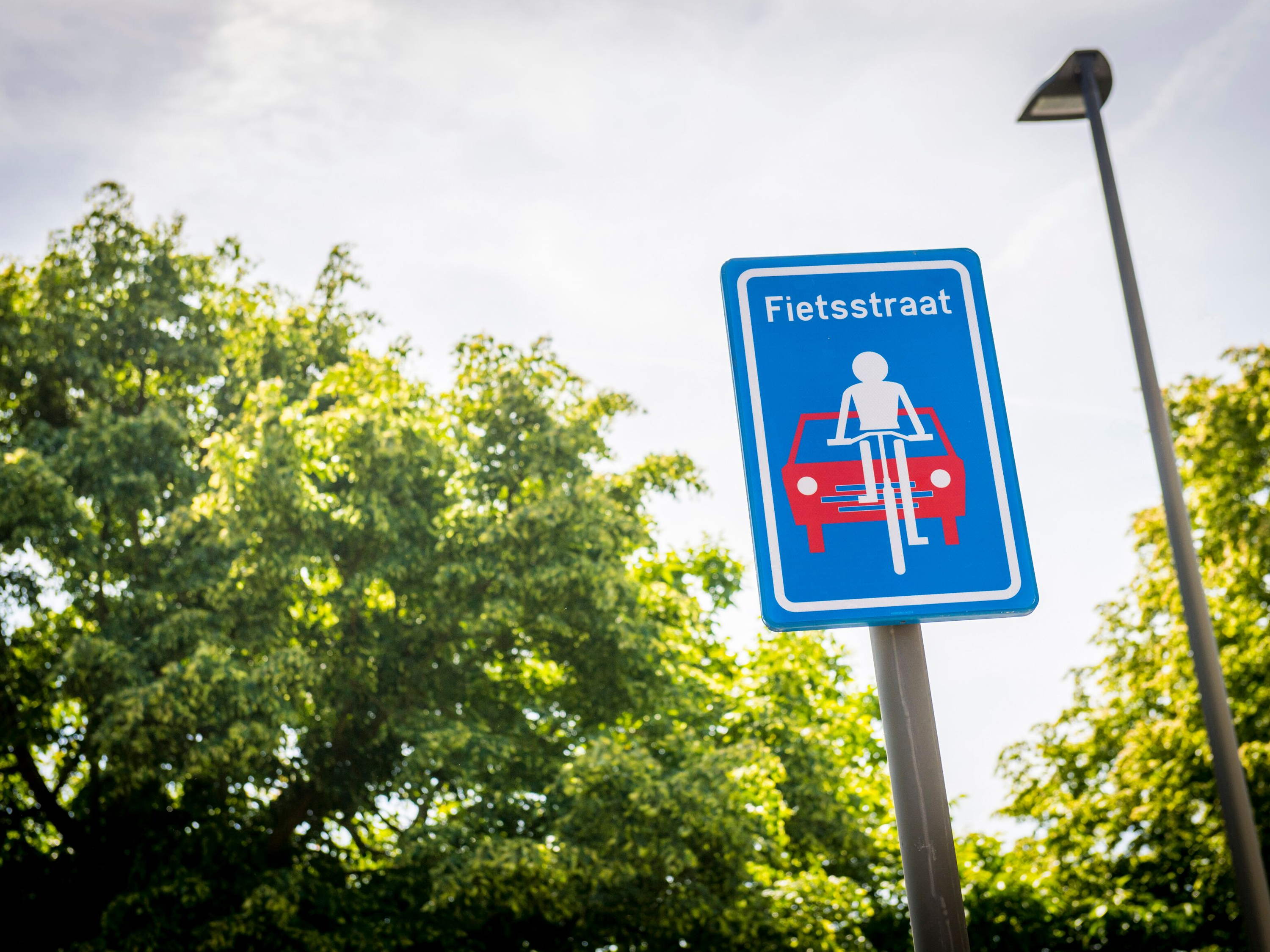 Oostenstraat wordt fietsstraat, spoorwegdoorgang Provinciestraat wordt autovrij