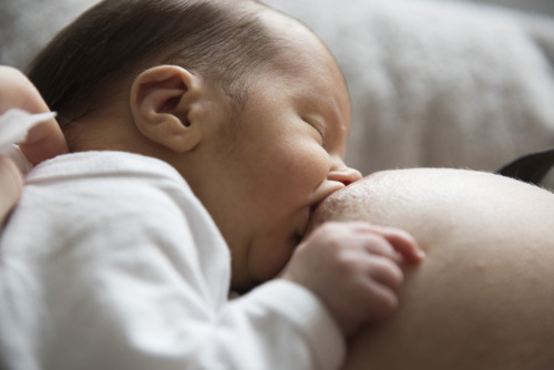 Ook premature baby’s zijn gebaat bij moedermelk