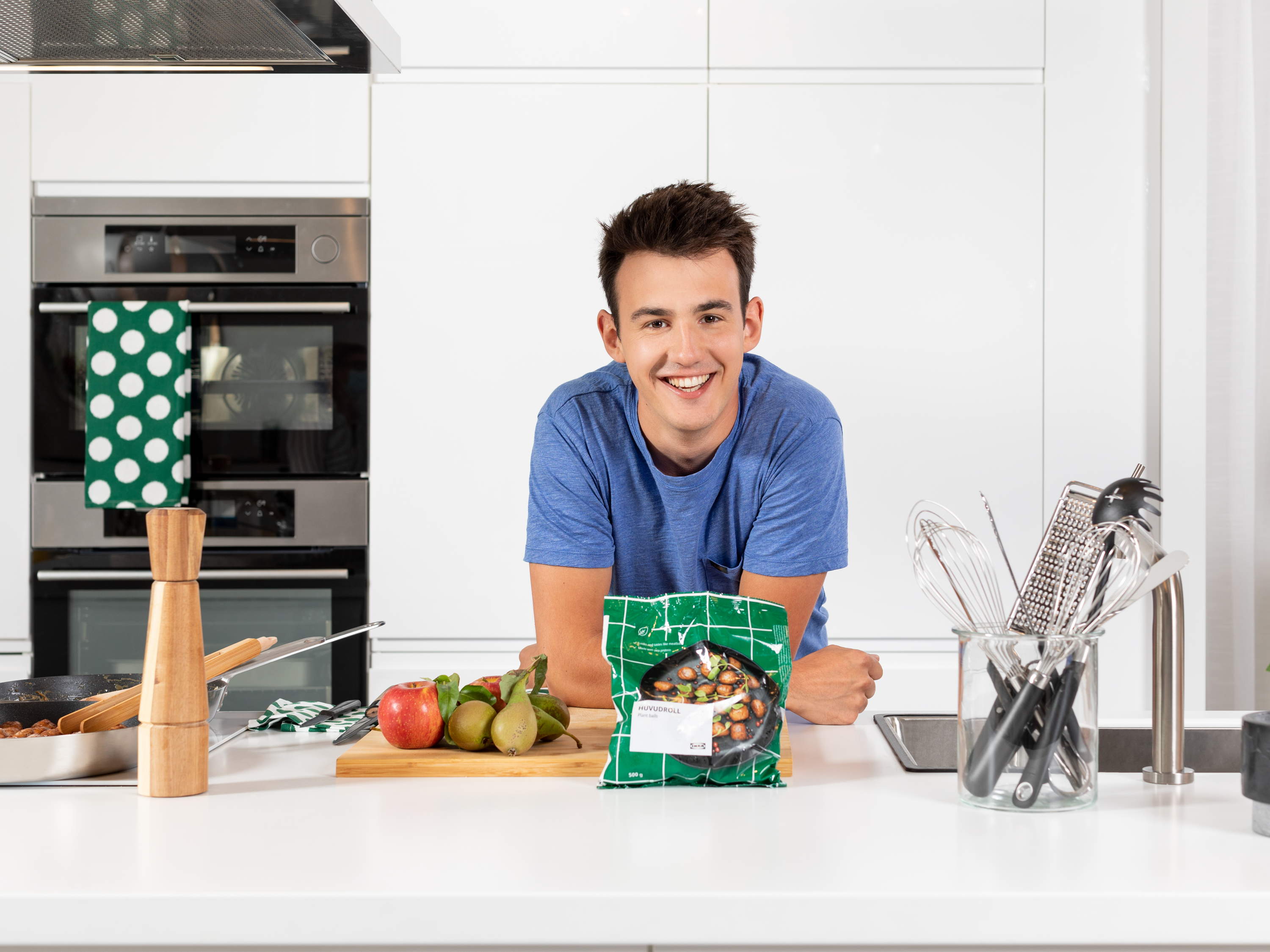 IKEA en kok Loïc Van Impe lanceren recept voor «plantballetjes à la belge»