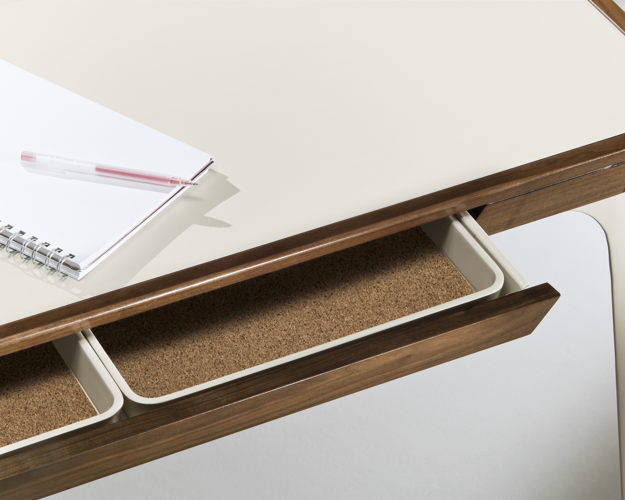 Airia Desk