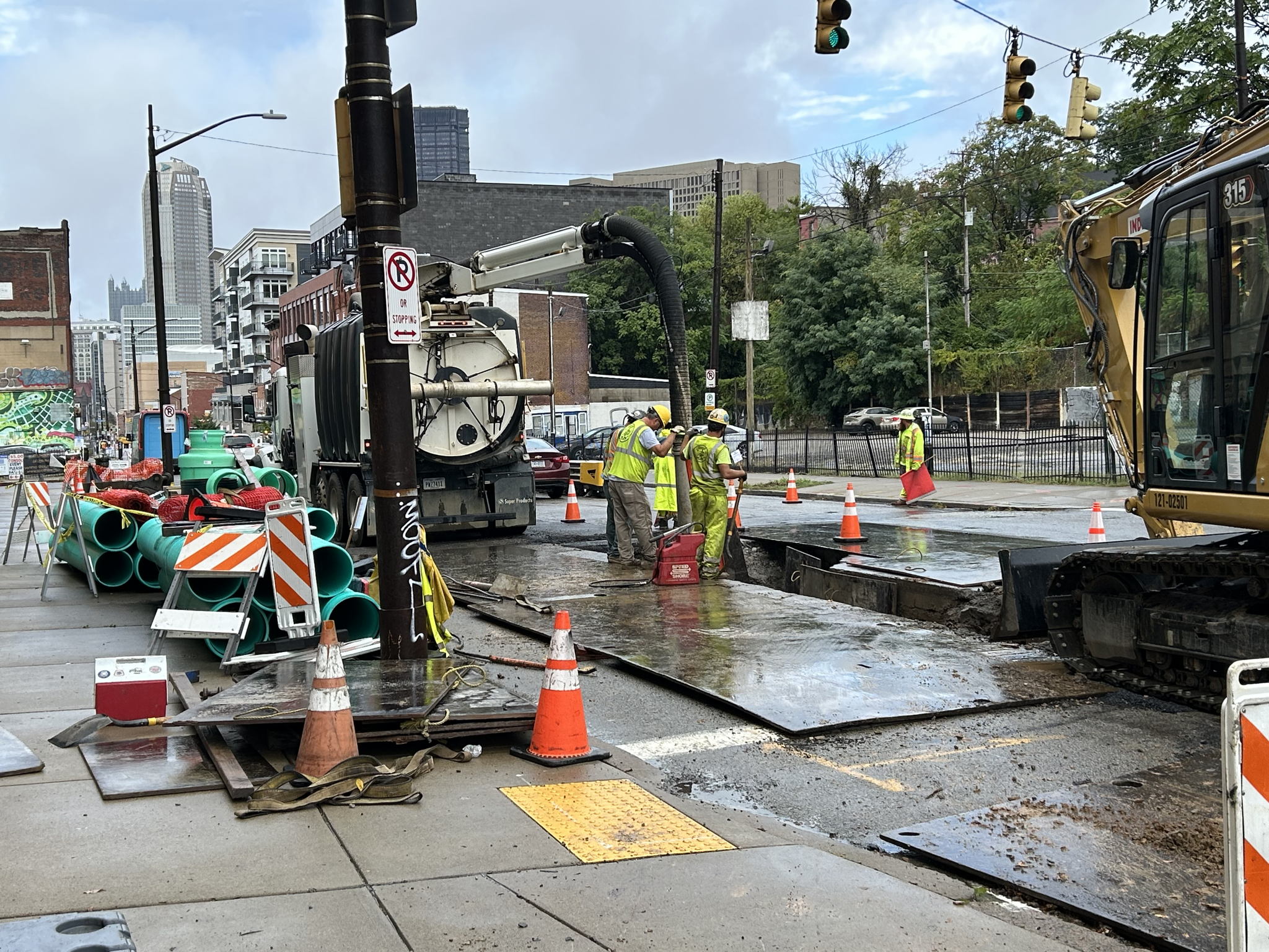 Utility relocation on Fifth Avenue at Dinwiddie Street