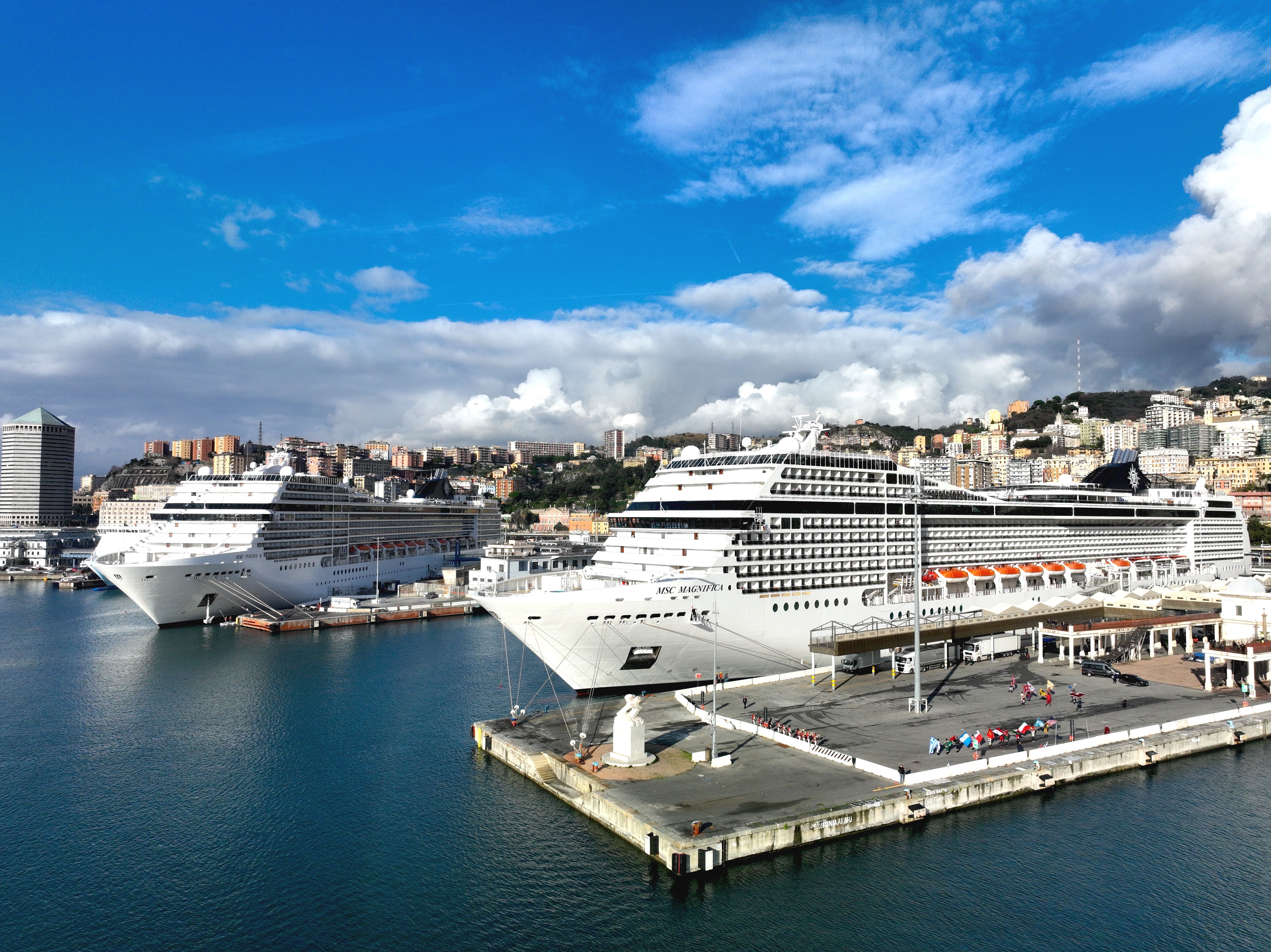 MSC World Cruises: MSC Poesia en MSC Magnifica