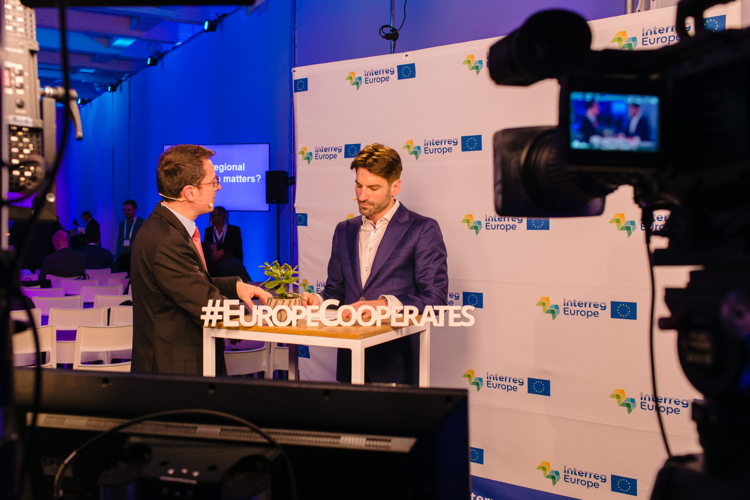 Europe, let's cooperate!