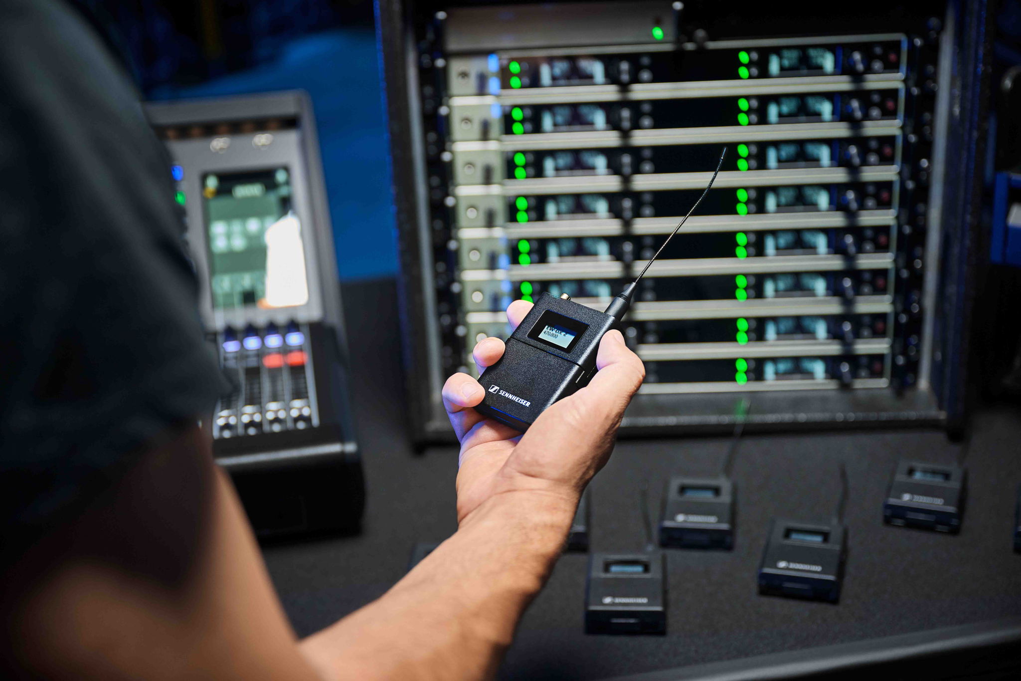 Zenders worden makkelijk gesynchroniseerd via Bluetooth Low Energy Zenders worden makkelijk gesynchroniseerd via Bluetooth Low Energy