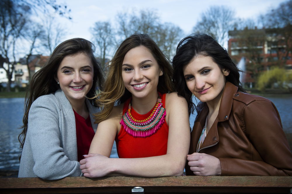 Amber, Kyra en Leyla - (c) VRT / Lies Willaert