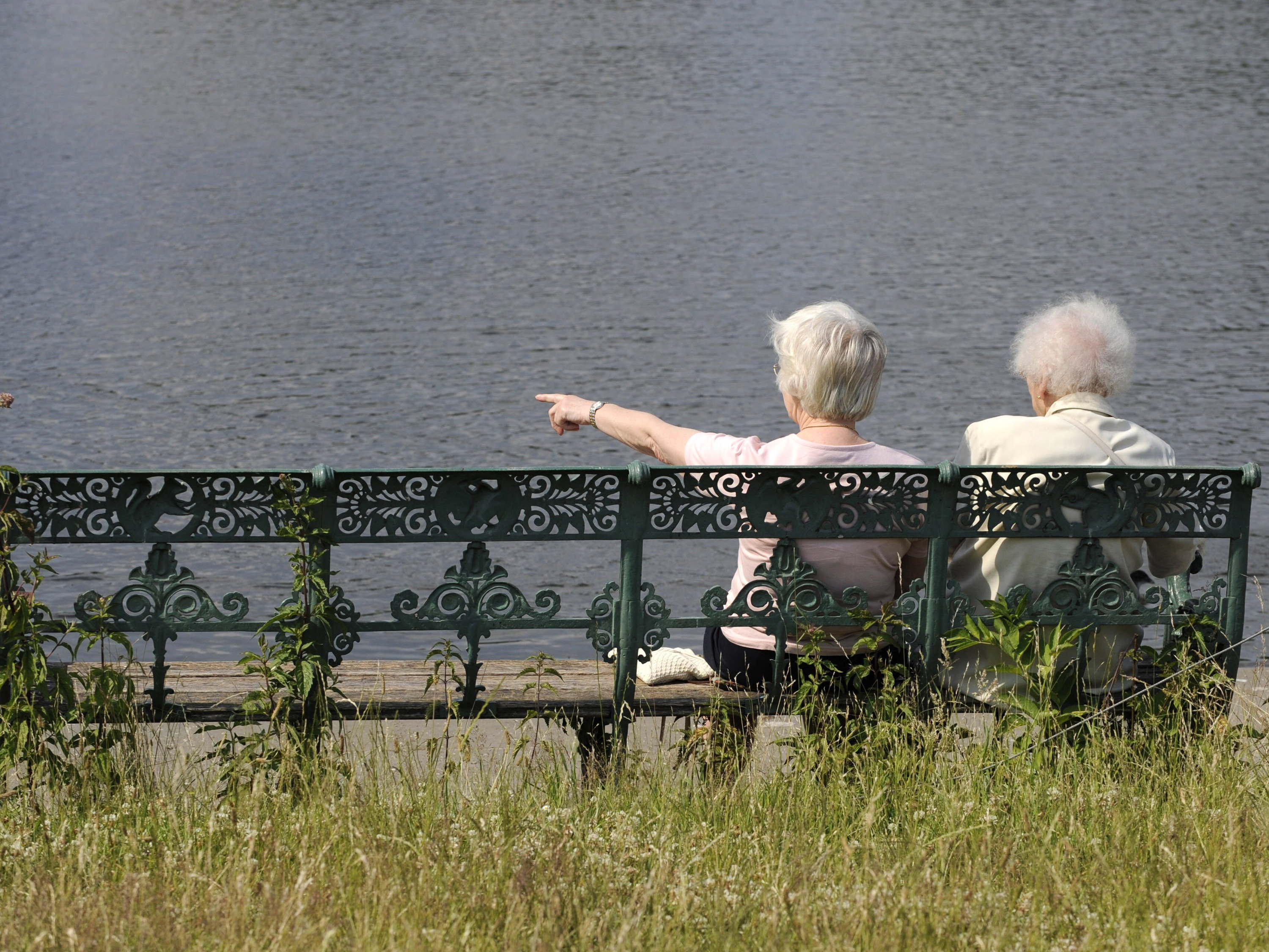Raising retirement age to 66 brings 100 million in savings for government