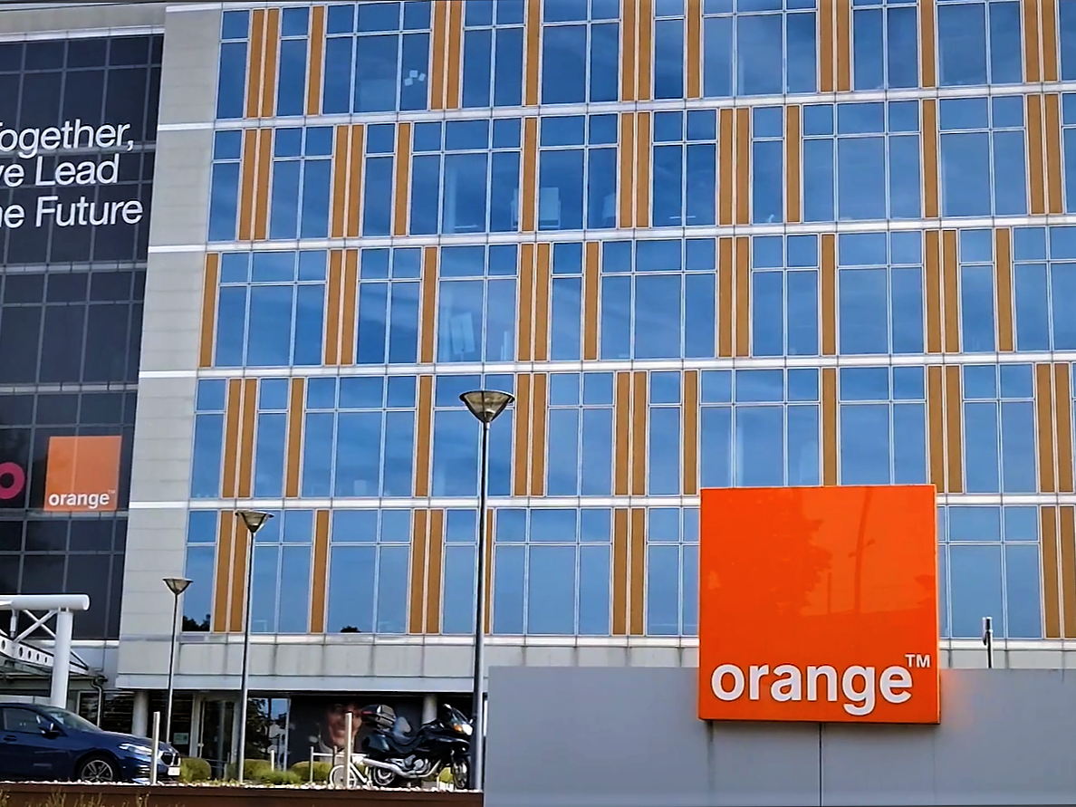 Orange Belgium voltooit de laatste stap in de overname van VOO: VOO SA is nu volledig in de Orange Belgium Groep geïntegreerd, het VOO-merk en -aanbod blijven ongewijzigd voor klanten 