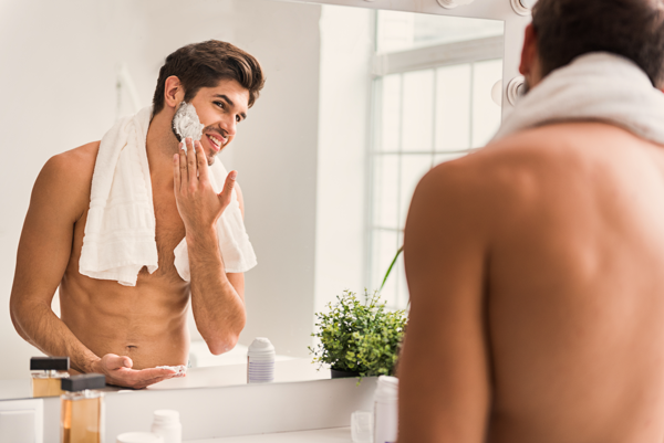 Tips para el skincare masculino: el rasurado cuenta, y para pieles sensibles… ¡aún más!