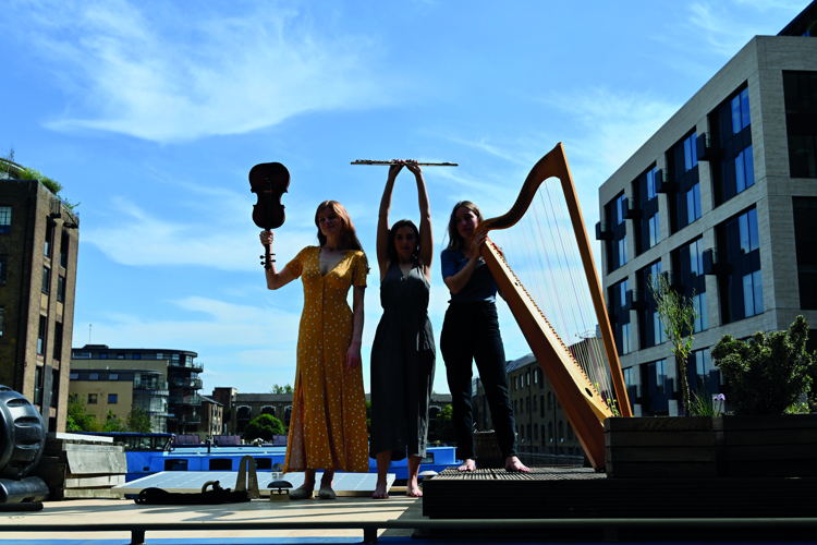 21.08 Aglica Trio © Freya Winterson