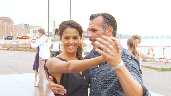 Tatyana Beloy danst in #Thuisblijver de tango