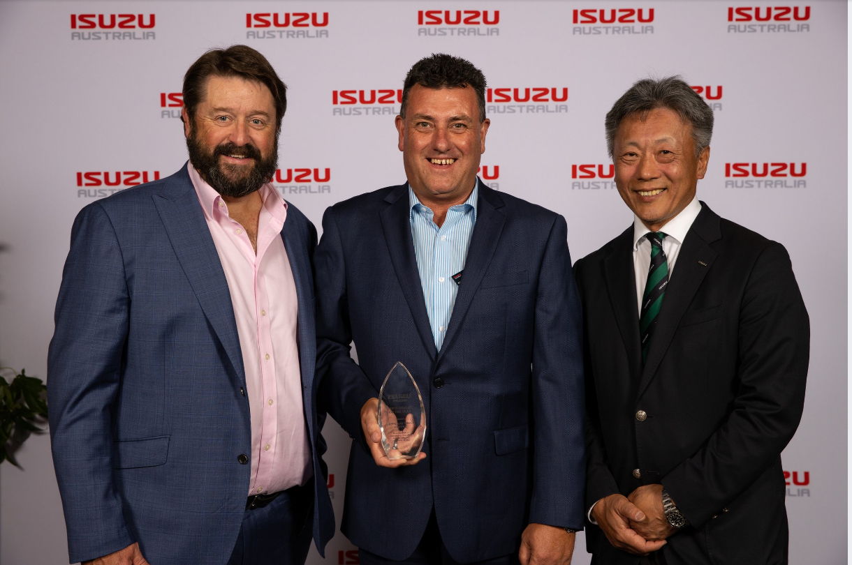 IAL Director and Chief Operating Officer Andrew Harbison, Gippsland Truck Centre Dealer Principal Darren White and IAL Managing Director and Chief Executive Officer Takeo Shindo