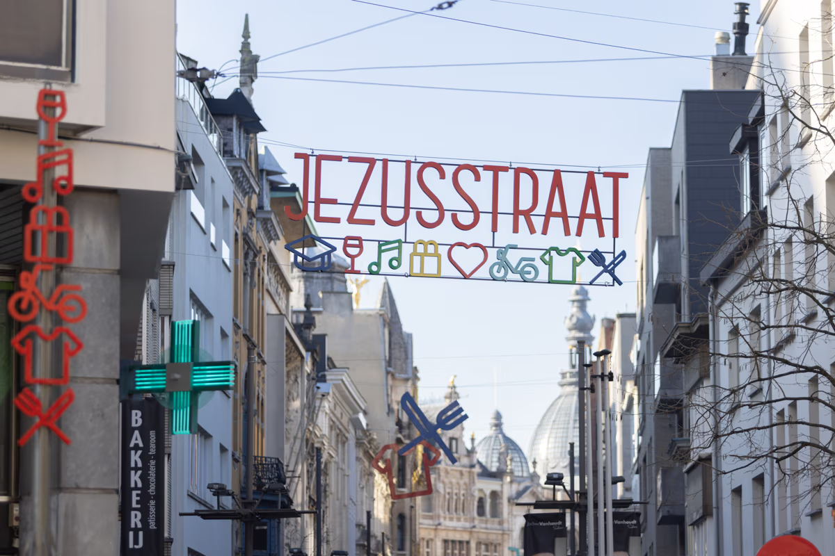 Straatoverspanningen Jezusstraat, foto kiggen/keen