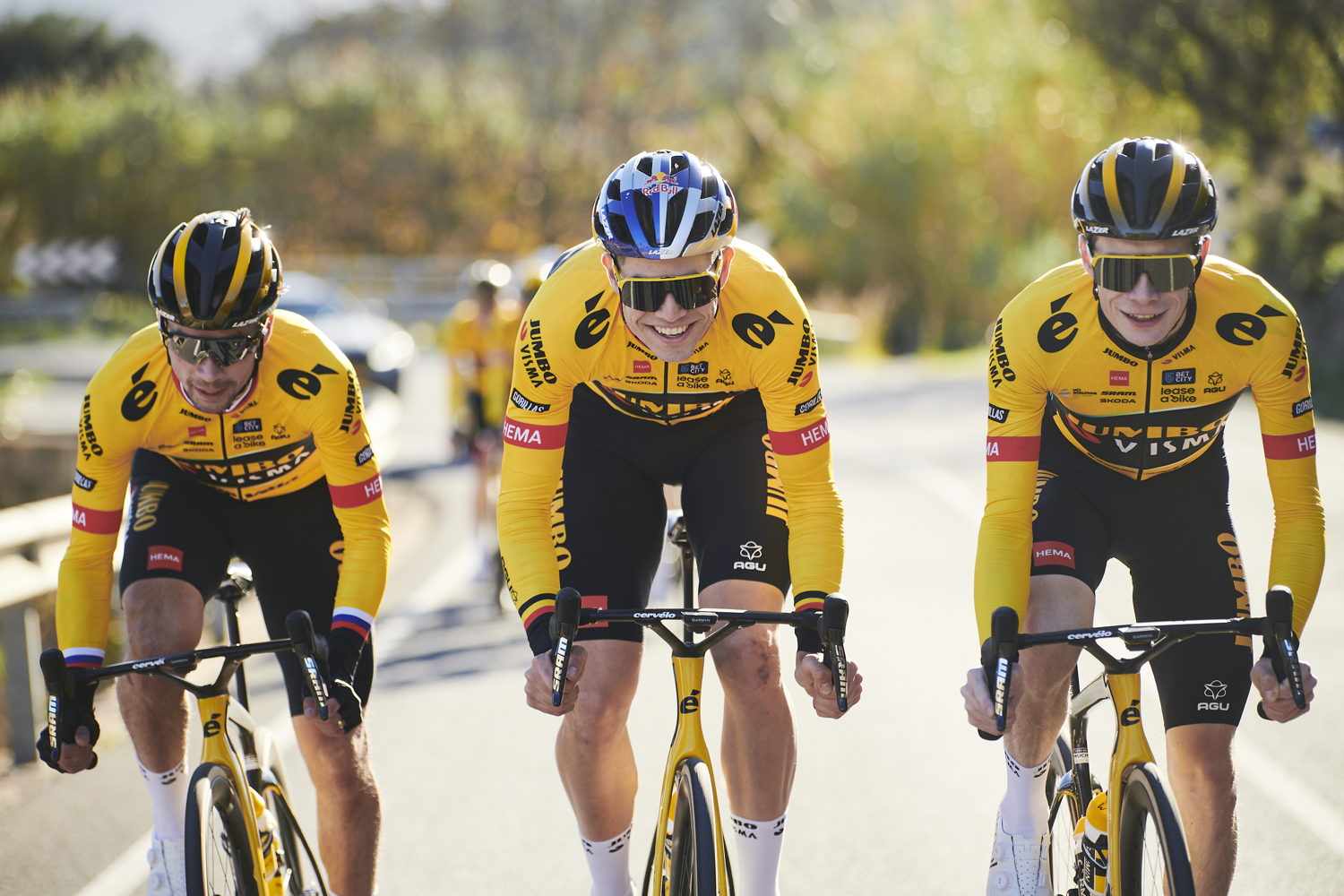 OAKLEY X TEAM JUMBO-VISMA CAMPAIGN IMAGE (1)