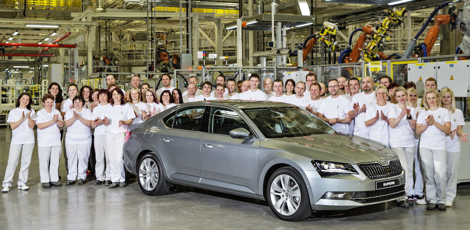 Starting point for a new era: Today, the first third-generation ŠKODA Superb rolled off the production line at the ŠKODA plant in Kvasiny – a Superb in ‘Business Grey’. 