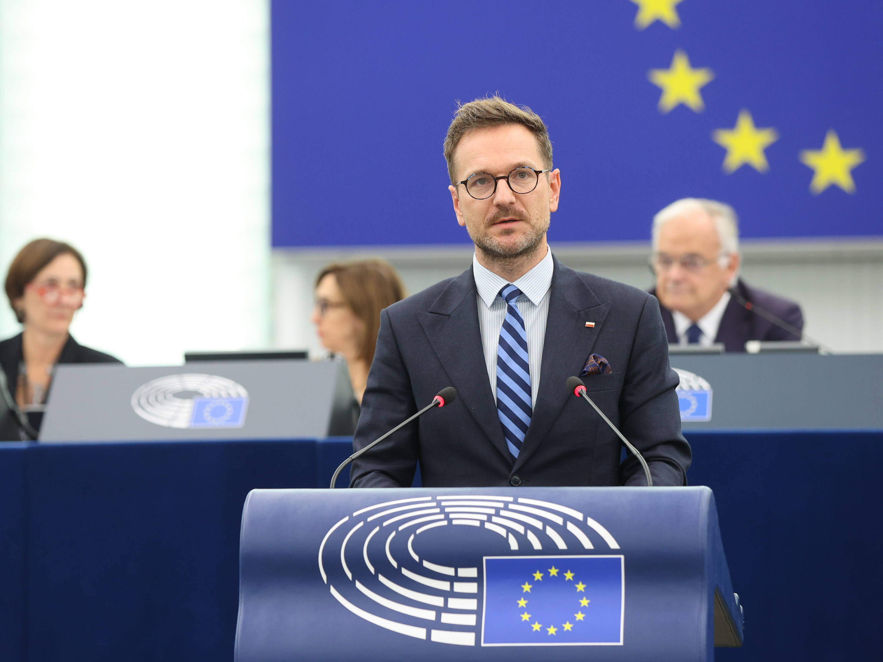 Polish MEP shares photo of attack on car in Brussels