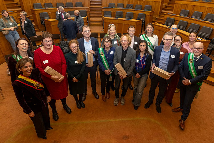 Provincie huldigt vier verdienstelijke Oost-Vlamingen