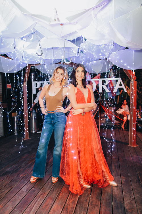 Barbara López y Aranza Carreiro