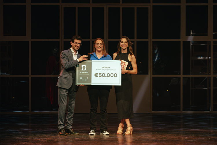 youngadultboek ‘Wat ons nog rest’ van Aline Sax wint Boon literatuurprijs (c) Michiel Devijver