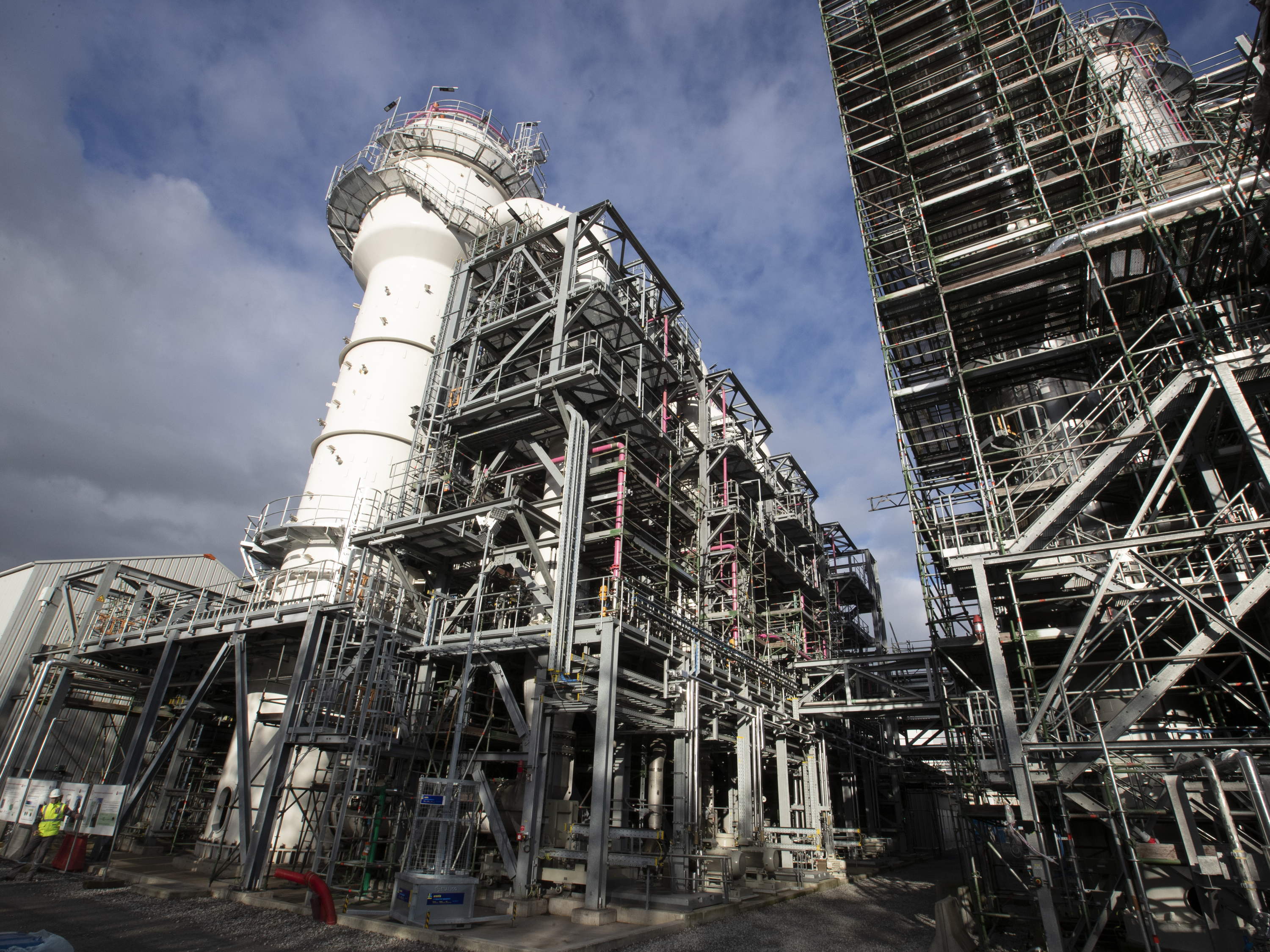 Europe puts flagship green project in jeopardy: ArcelorMittal considers shutting down the Steelanol plant in Ghent