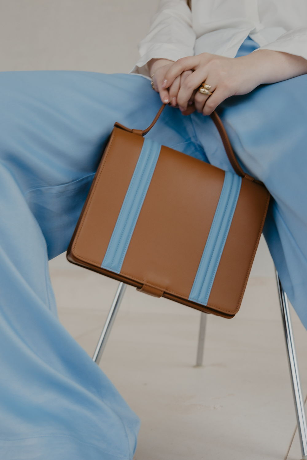 Mieke Dierckx_Doublé Cognac bleu ciel €475