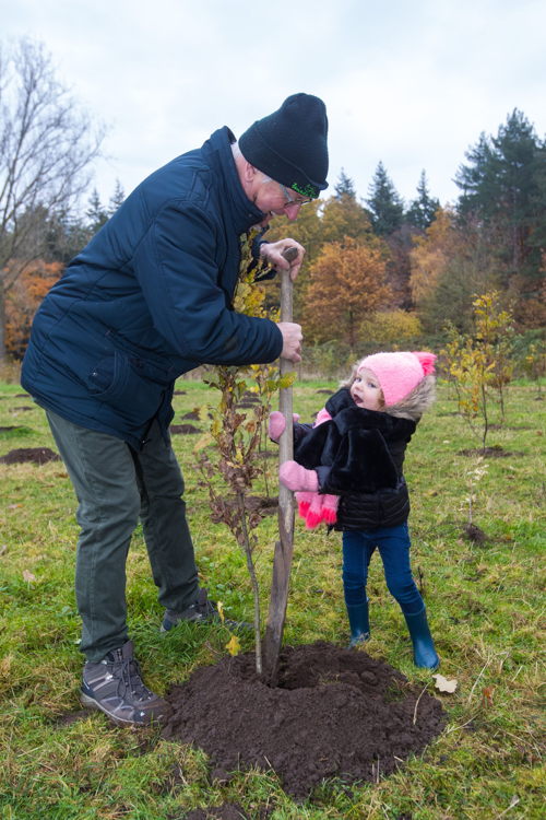 Generatietuinen: verschillende generaties samen in het groen 
(copyright Lieven van Assche)
