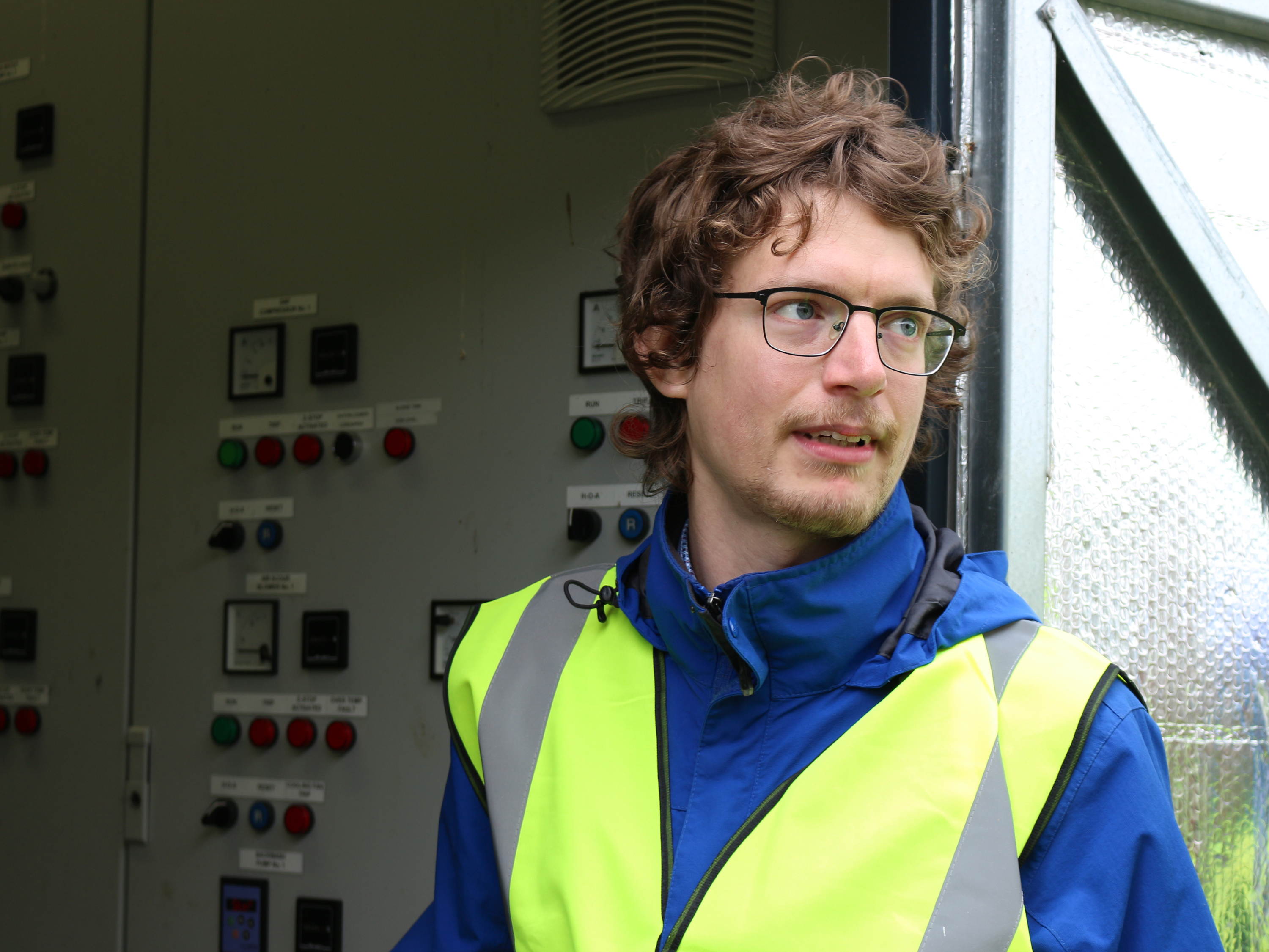 Giovane ingegnere italiano pioniere nella tecnologia generatrice di elettricità pulita nelle attività estrattive