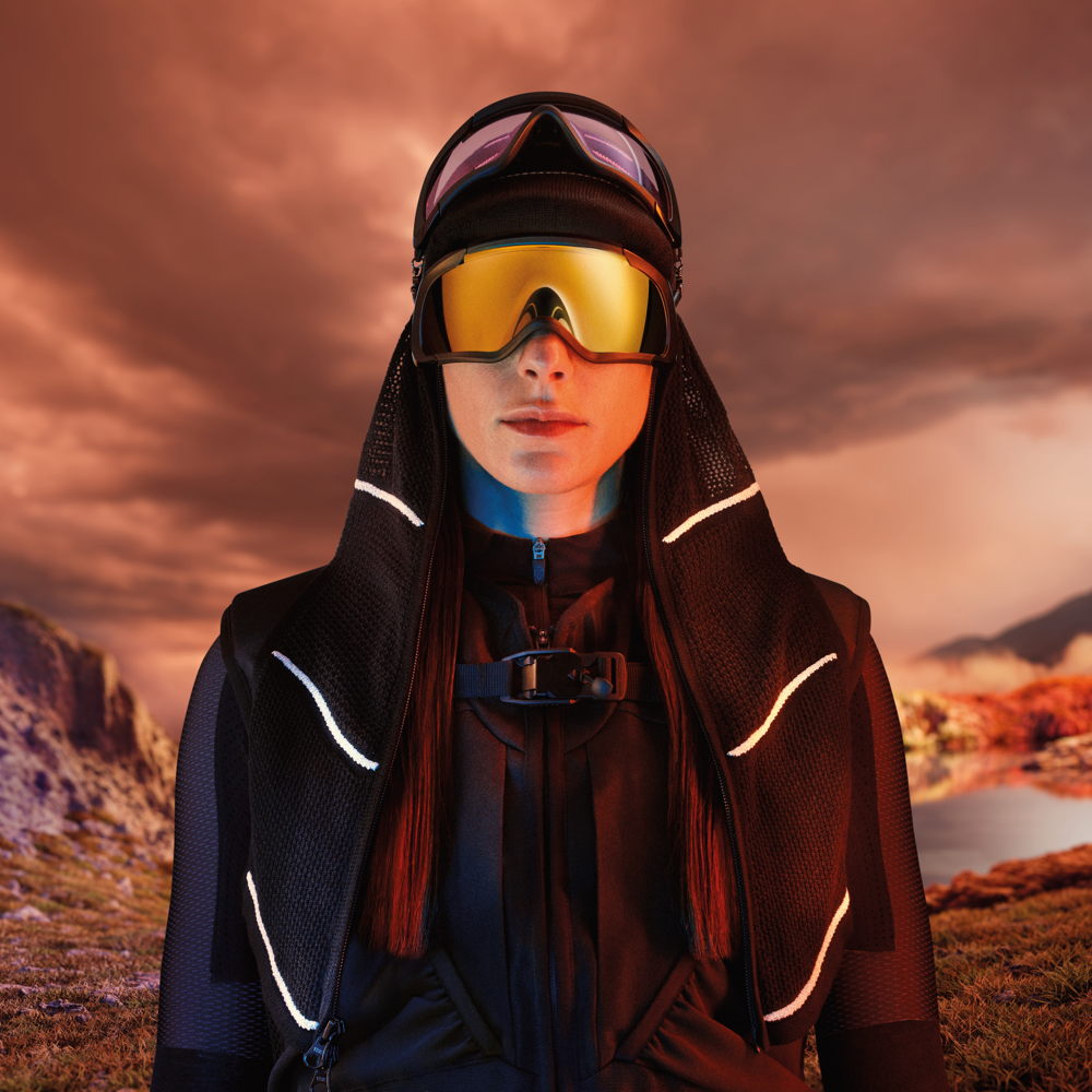 OAKLEY MOONVEIL CAMPAIGN IMAGE (3)