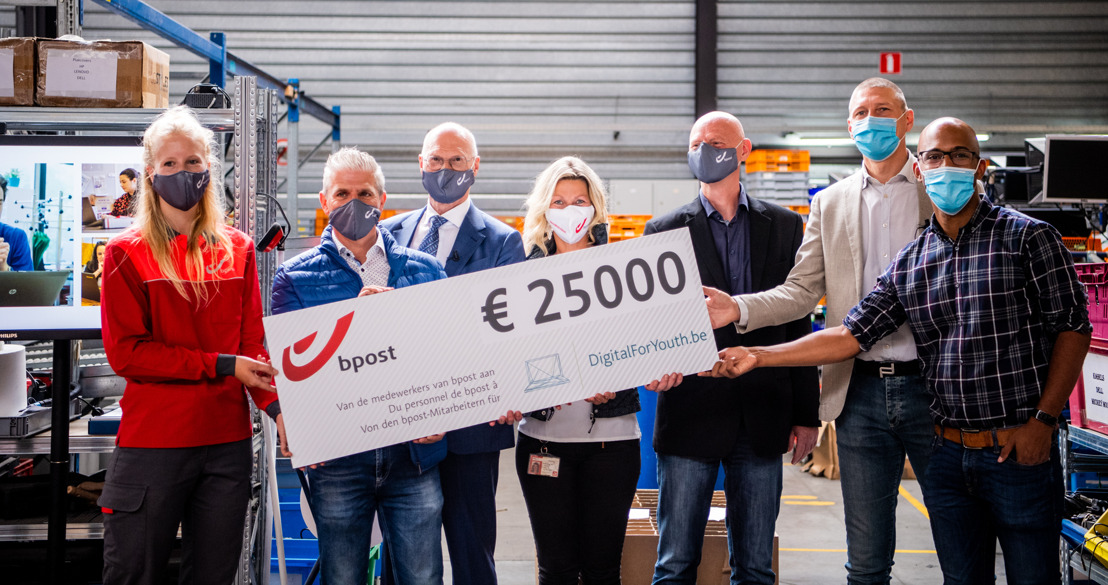 bpost group staff members applaud and raise 25,000 euros for DigitalForYouth.be