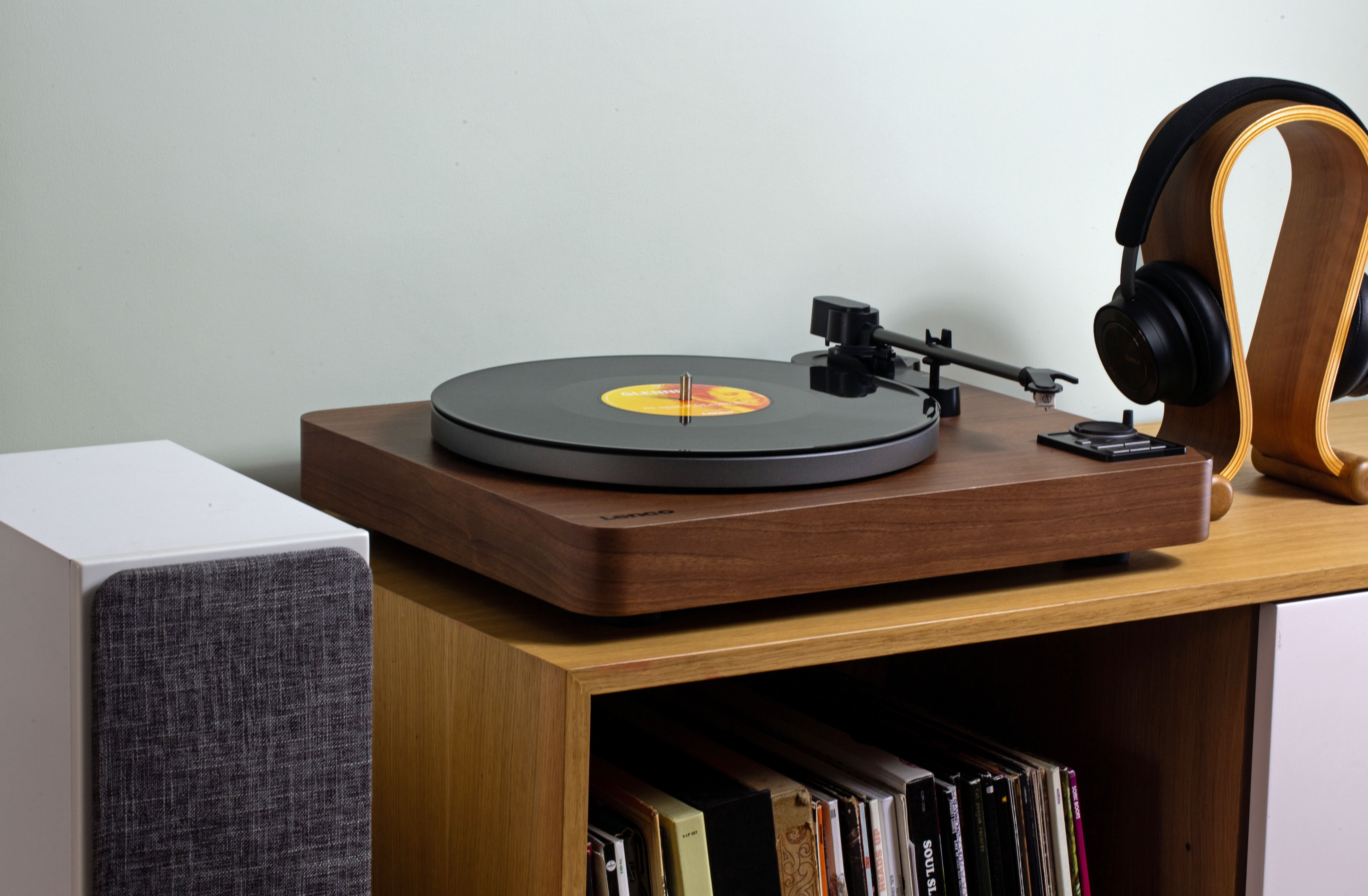 Lenco LBTA-165WD Fully-automatic Bluetooth Turntable