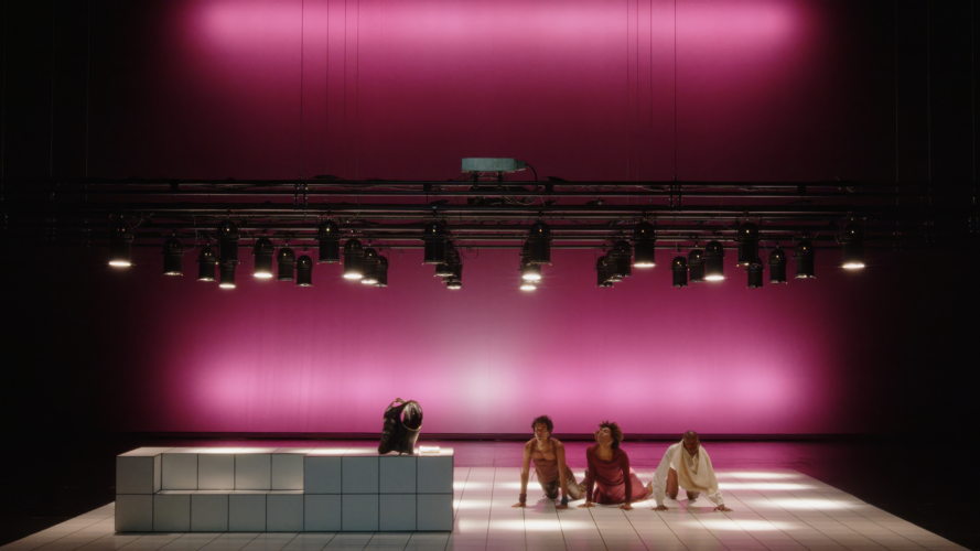 DE SINGEL: Anthea Hamilton, Othello, a play, 2024 © The Artist - Photo: Keen 