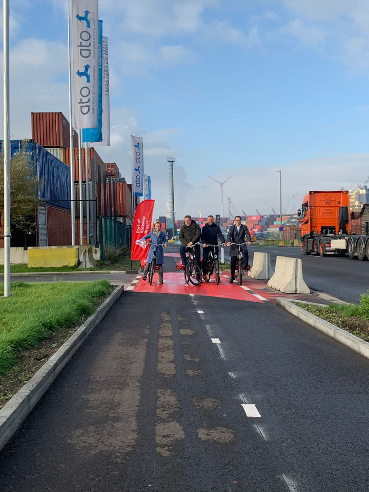 circulair fietspad - piste cyclable circulaire - Rundweg für Radfahrer - circular cycle path