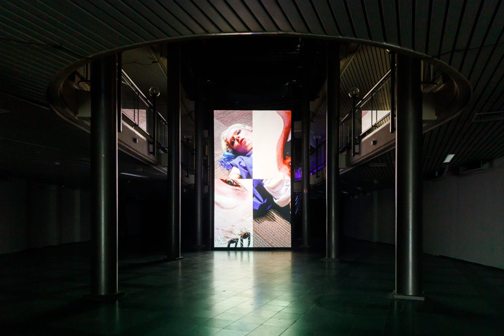Jake Brush, Mall, Interrupted, Vonk Centrale, installation shot by Selma Gurbuz Jake Brush, Mall, Interrupted, Vonk Centrale, installation shot by Selma Gurbuz