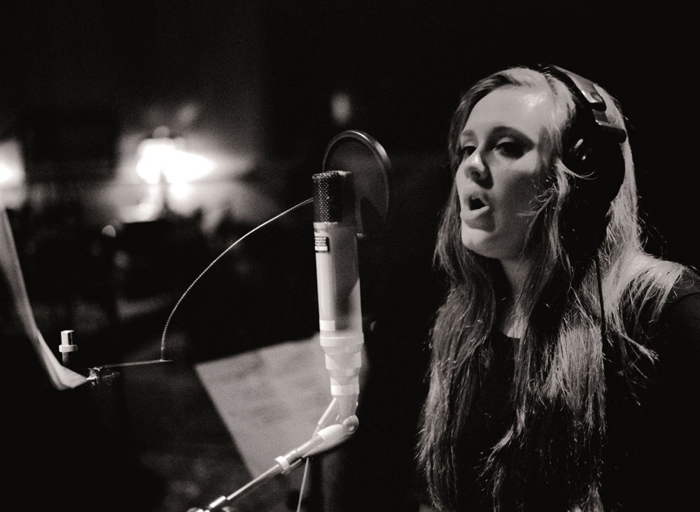 Adele - (c) - Sony Music Archives