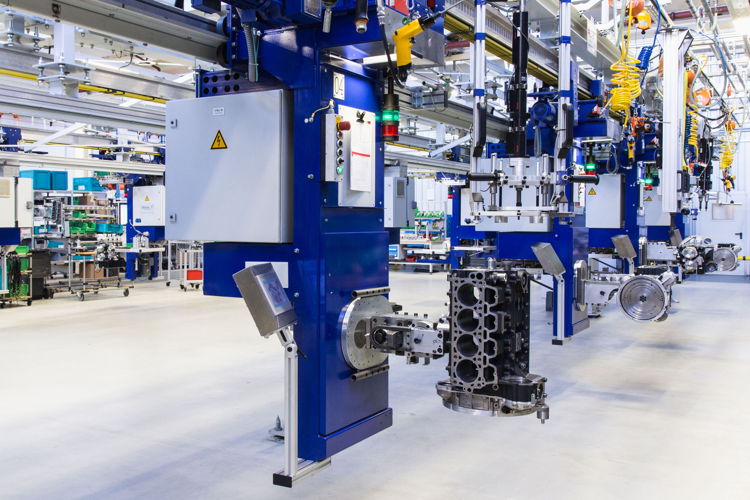 The most modern production line at the plant in Germany gives Hatz the capacity to manufacture about 15,000 engines of the H familiy per year and shift