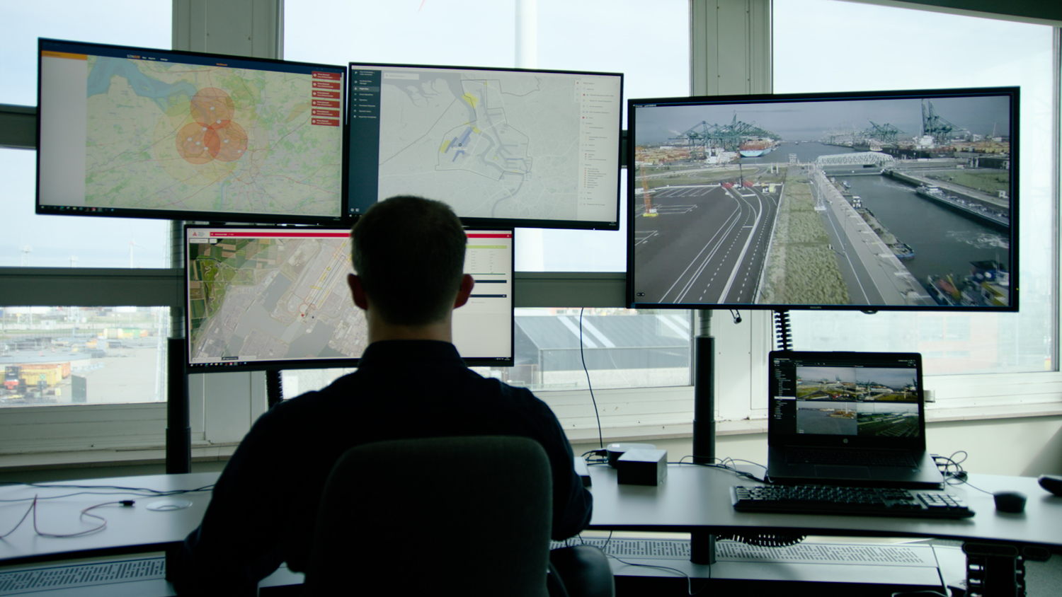 Pano: De ongelijke strijd - Dronecentrum