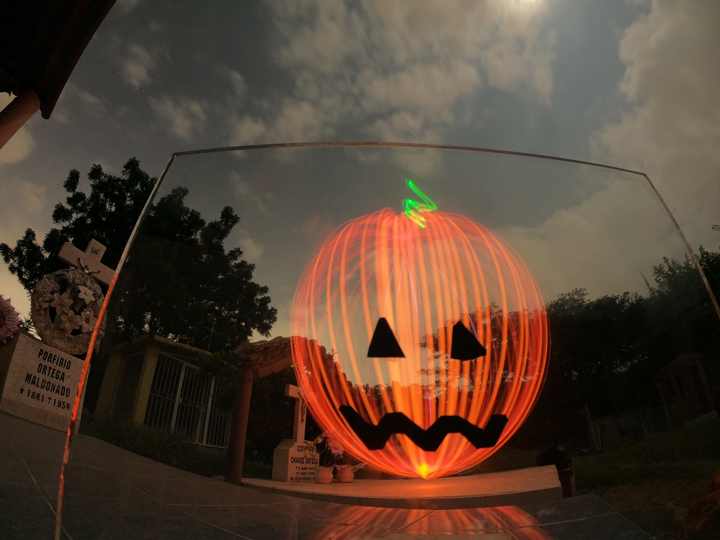Luces, cámara y horror! Crea tu propio cortometraje de Halloween desde casa