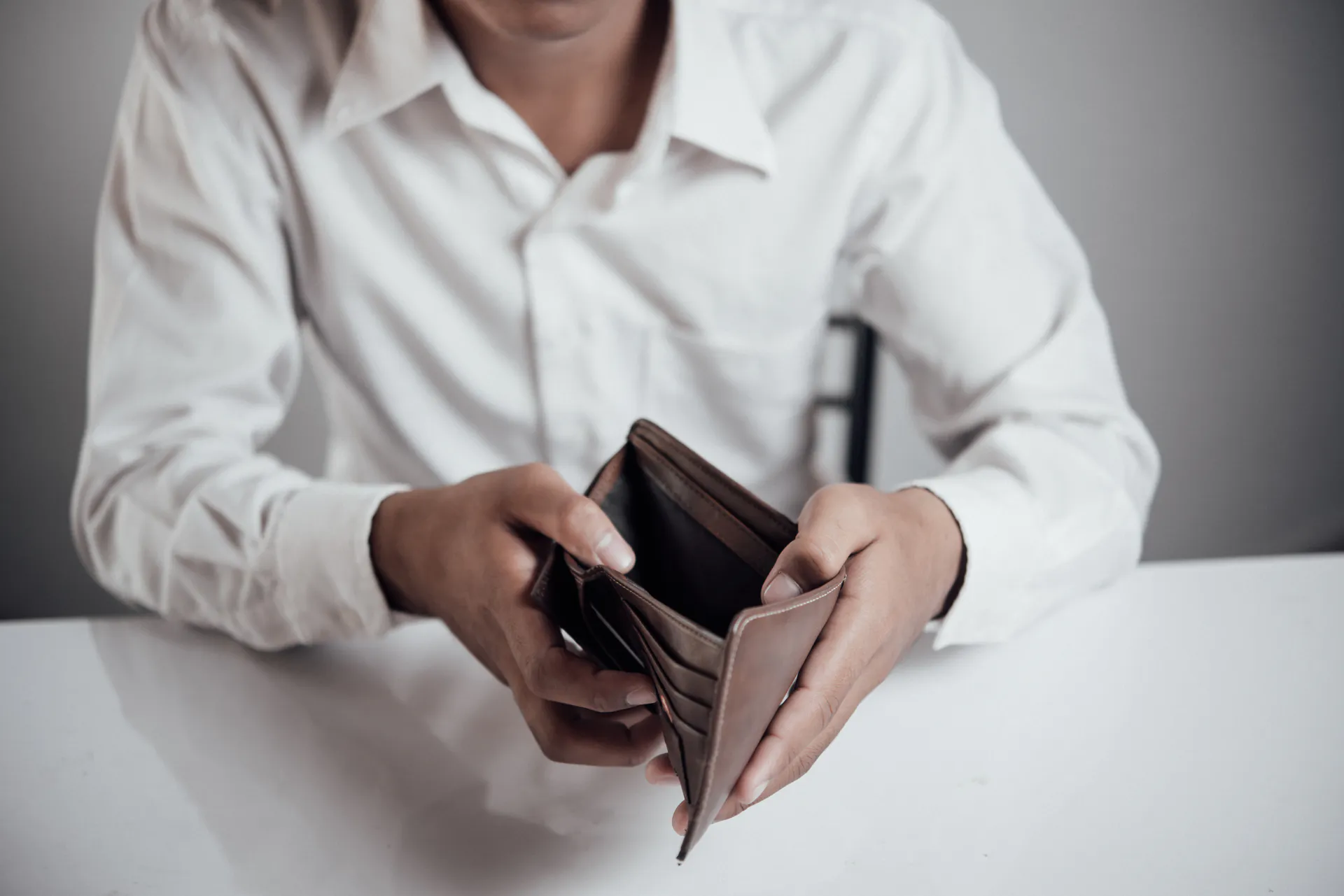 ¿Cómo puedes proteger tu dinero durante la volatilidad financiera? Aquí te dejamos 3 tips esenciales