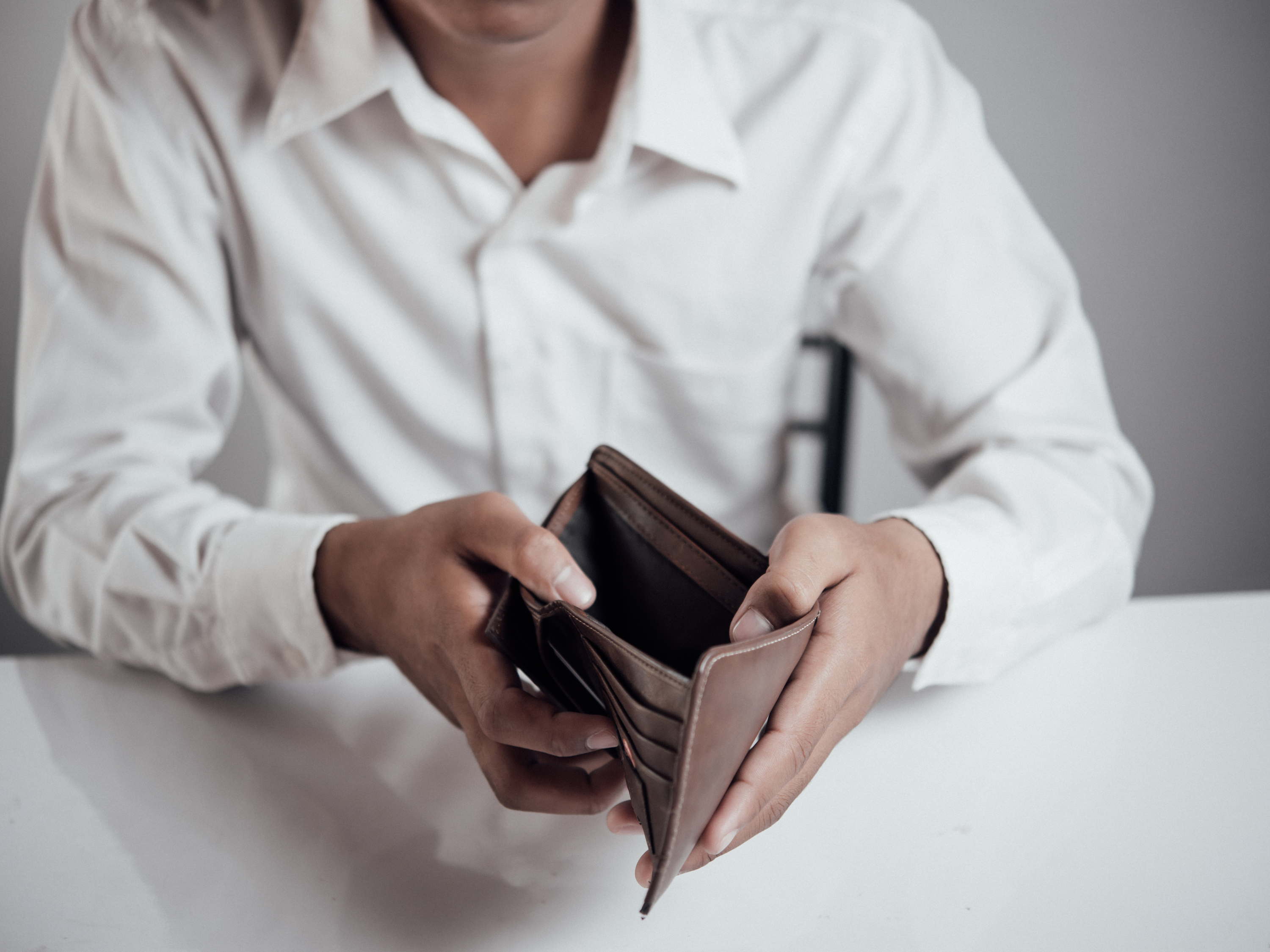 ¿Cómo puedes proteger tu dinero durante la volatilidad financiera? Aquí te dejamos 3 tips esenciales.
