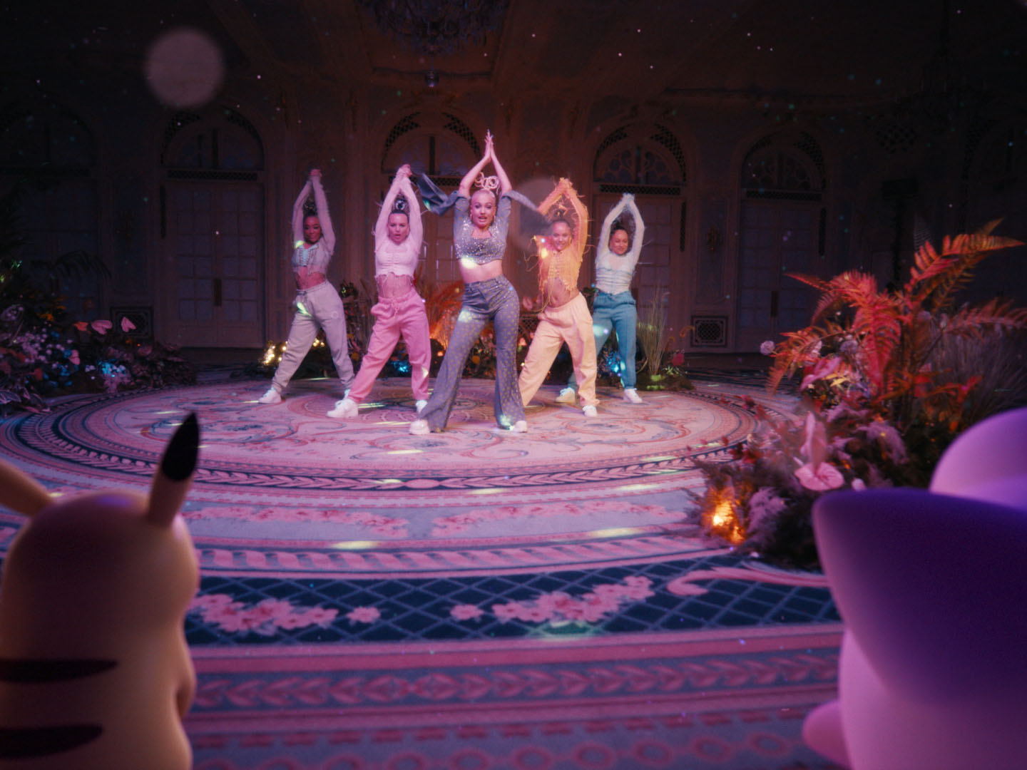 Mabel partage sa nouvelle chanson et vidéo : "Take It Home" en collaboration avec Pokémon