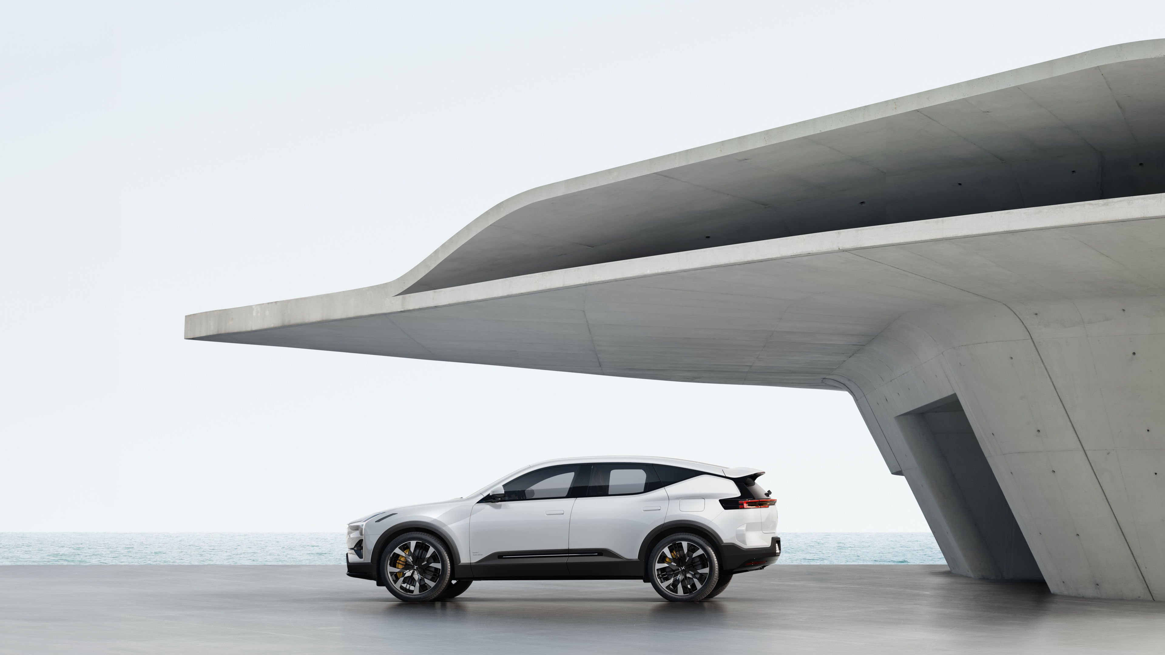 On the quest for performance and sustainable mobility: Polestar 3 cuts its carbon footprint to 24.7 tCO₂eby reducing aluminium and battery related emissions.