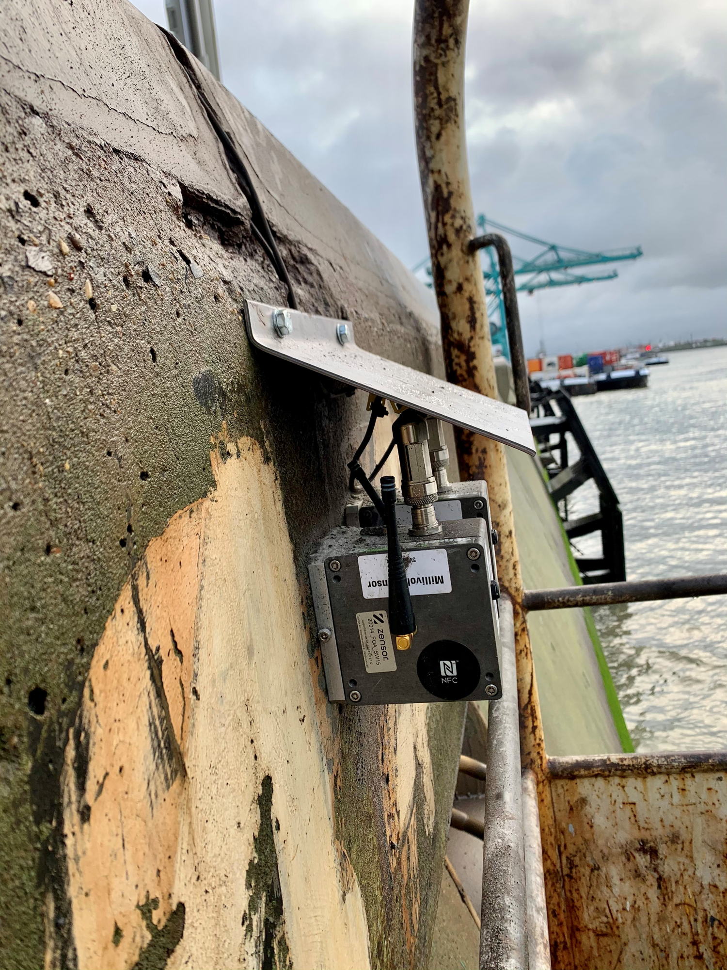 Bollard Monitor from Zensor - digital sensor and dashboard that permanently measures and visualises tension