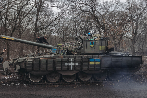 DONETSK OBLAST, UKRAINE - JANUARY 18: Ukrainian tankers carry out maintenance on their tanks on the Donbass frontline as military mobility continues within the Russian-Ukrainian war on January 18, 2023.
