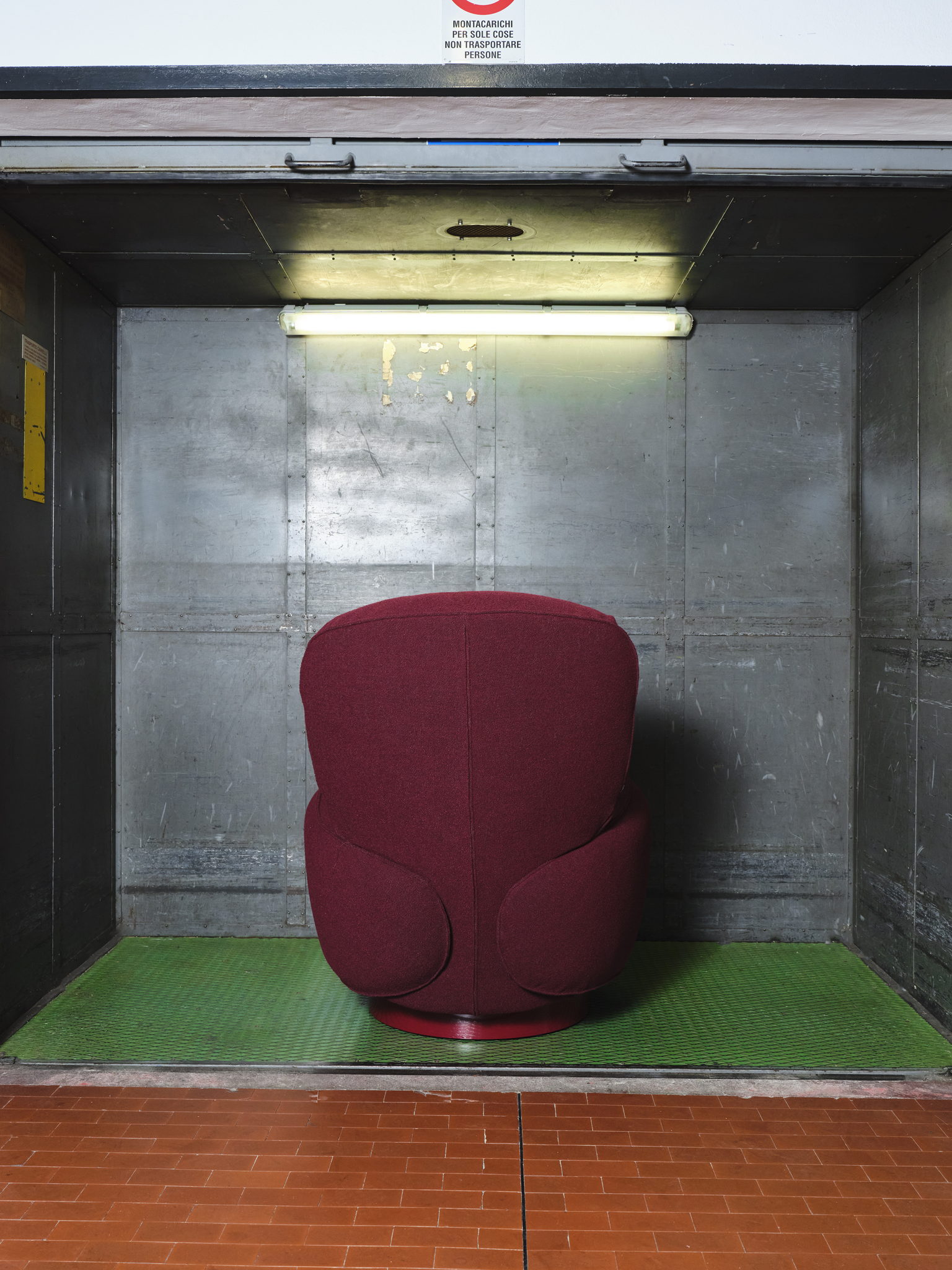Adjustable armchair/bergère and pouf by Francesca Lanzavecchia for Zanotta. Photography by Luca Caizzi Adjustable armchair/bergère and pouf by Francesca Lanzavecchia for Zanotta. Photography by Luca Caizzi