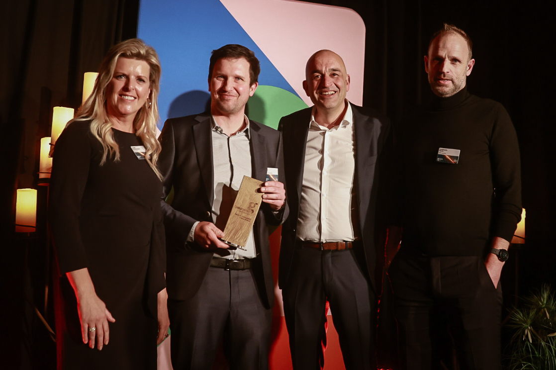 Daniëlle Vanwesenbeeck, voorzitter Voka-KvK Vlaams-Brabant, Dieter Soens, CEO Ijsfabriek Strombeek, Kris Claes, gedelegeerd bestuurder Voka-KvK Vlaams-Brabant, Christophe Pierre, regiovoorzitter Voka-KvK Vlaams-Brabant Noord-Rand Daniëlle Vanwesenbeeck, voorzitter Voka-KvK Vlaams-Brabant, Dieter Soens, CEO Ijsfabriek Strombeek, Kris Claes, gedelegeerd bestuurder Voka-KvK Vlaams-Brabant, Christophe Pierre, regiovoorzitter Voka-KvK Vlaams-Brabant Noord-Rand