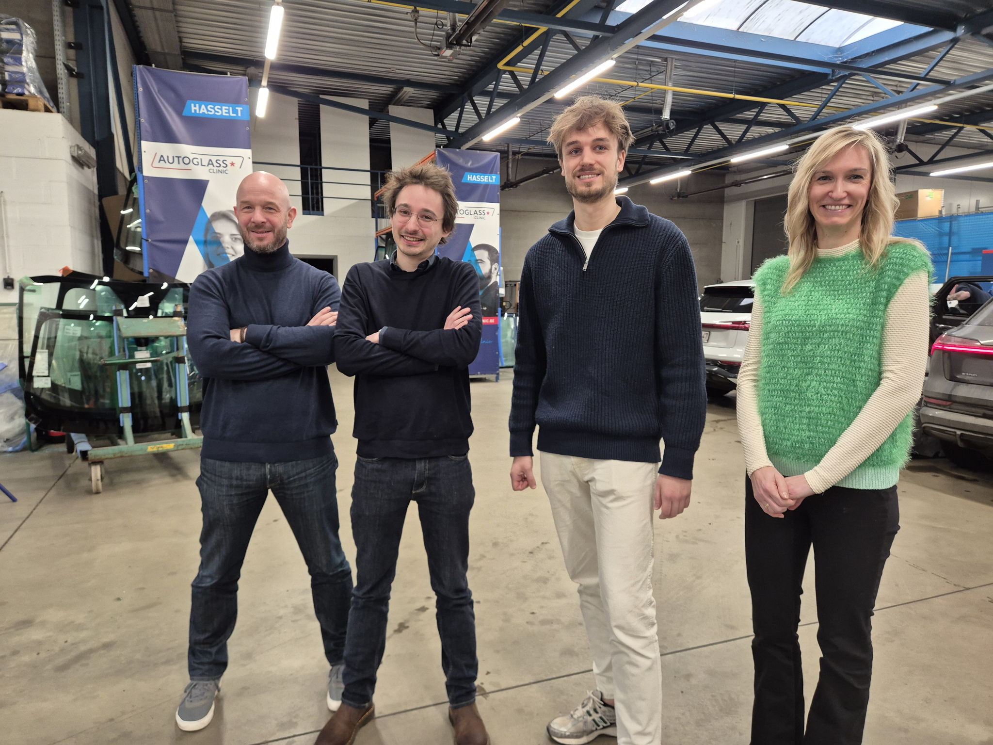 Nick Wuestenberghs (Autoglass Clinic), Daan Lenaerts & Kobe Indemans (Recommand) & Ellen Olislagers (Voka - KvK Limburg) Nick Wuestenberghs (Autoglass Clinic), Daan Lenaerts & Kobe Indemans (Recommand) & Ellen Olislagers (Voka - KvK Limburg)